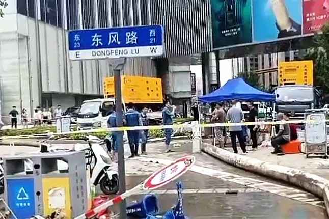 云鼎官方网页版-云鼎(中国)排涝突击队在排涝现场